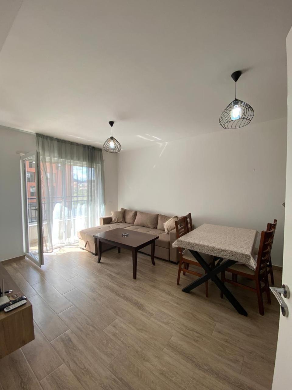 Appartement L-2 *